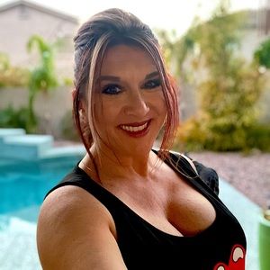 Meet your Posher, Posh